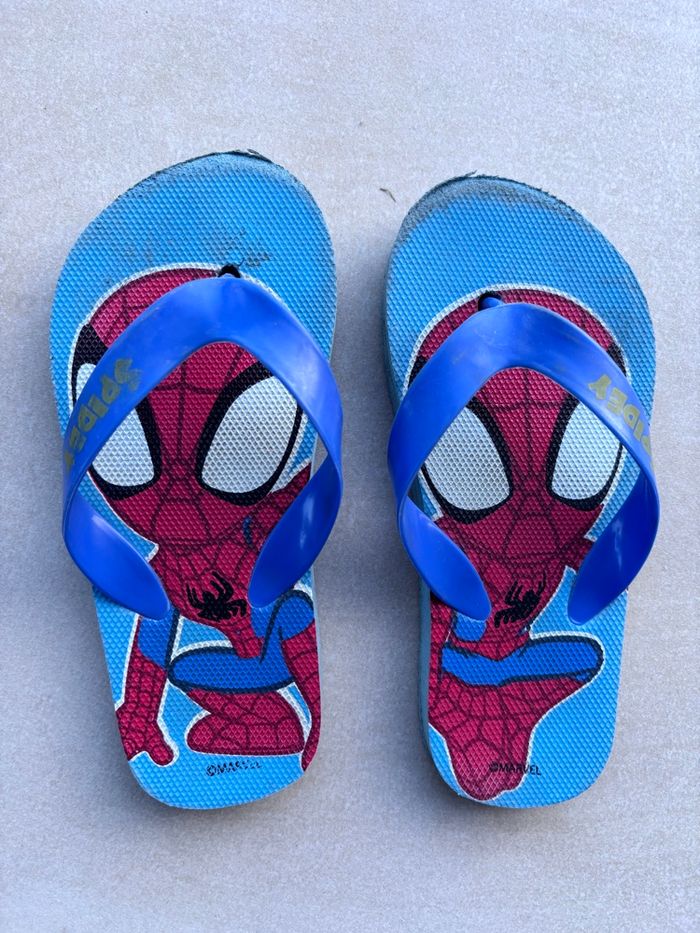 Claquettes spidey taille 26