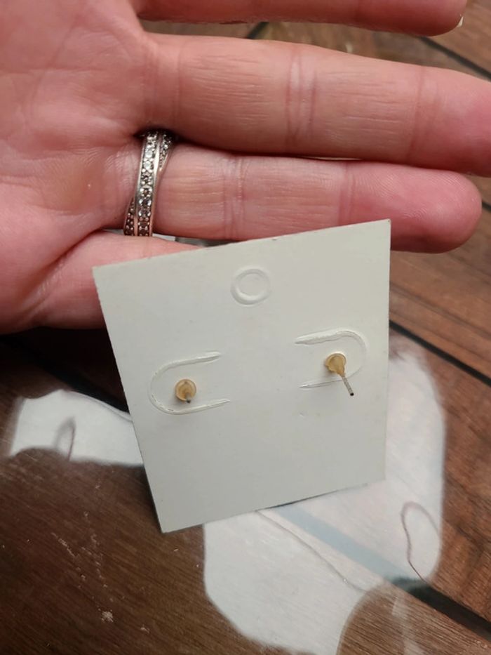 Boucles d'oreilles boutons - photo numéro 2