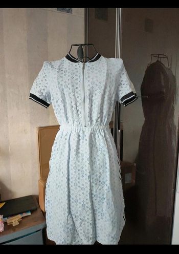 Robe d'été en dentelle bleu ciel
