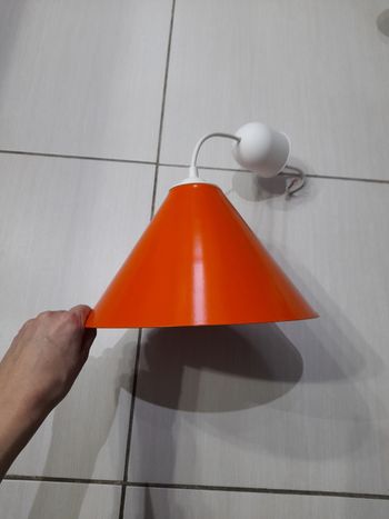 Suspension orange 
Très bon état 