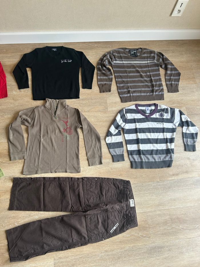 Lot vêtements garçon 7-8 ans – Pantalon Timberland + chemises, pulls, polos, t-shirts - photo numéro 3
