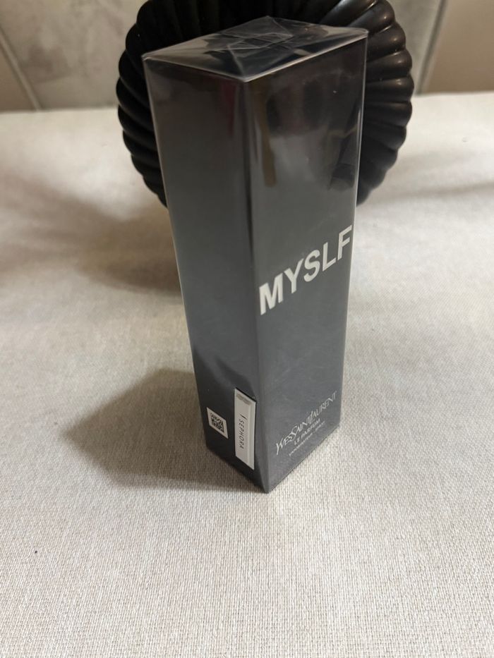 Parfum Myslf de Yves Saint-Laurent, rechargeable