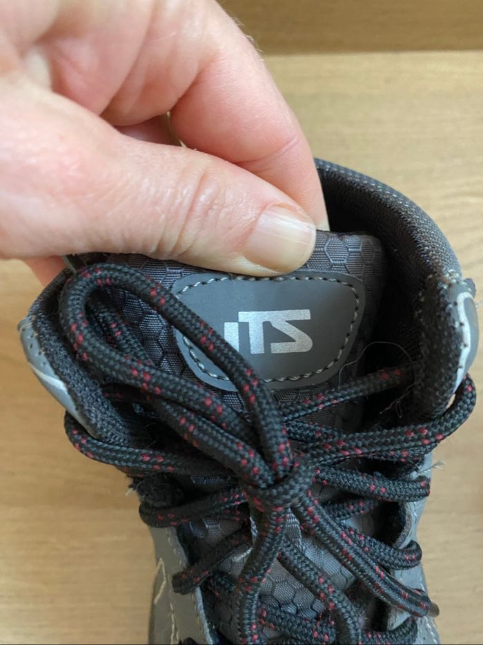 Chaussures de marche 30 - photo numéro 7