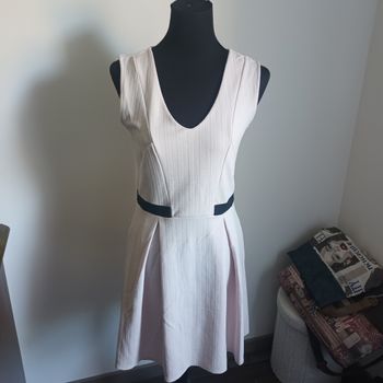 Jolie robe rose poudré, élégante T38 naf naf