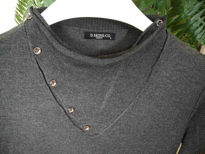 Pull gris coutures apparentes - photo numéro 2