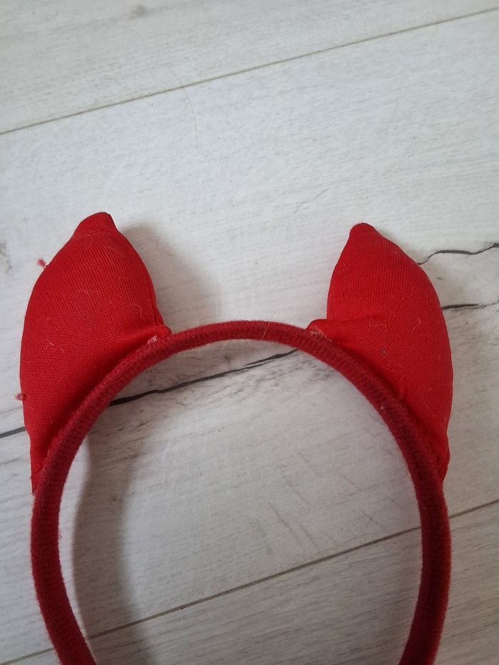 Déguisement enfant serré tête cornes de diable rouge - photo numéro 4