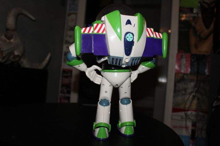 Figurine Buzz l'eclair - Disney - photo numéro 2