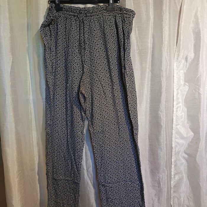 pantalon léger large de Gémo 48 Réf R511 S2 - photo numéro 1