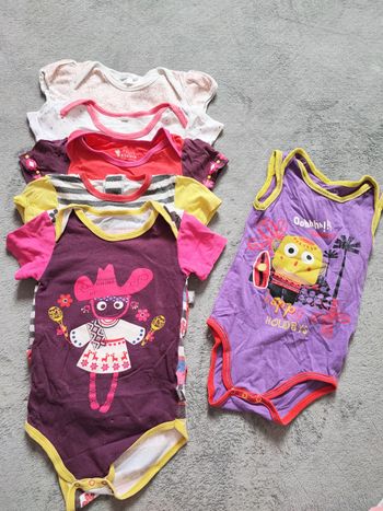 Lot de 6 bodies 24 mois (86)