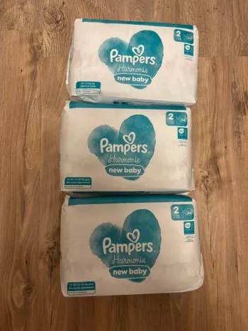 Lot 102 couches Pampers Harmonie taille 2