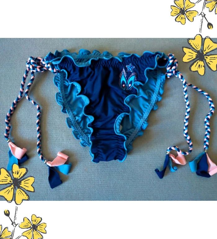 Bas de maillot à volants et broderie – Goldenpoint – Taille 38