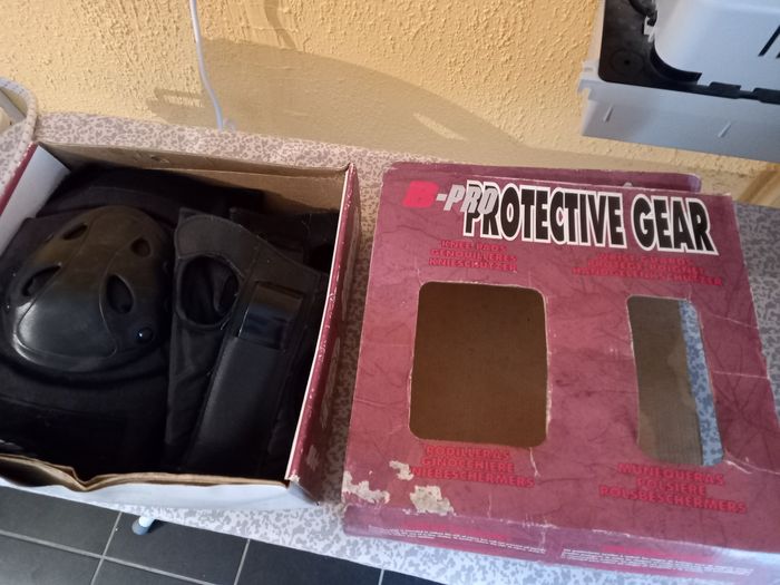 Genouillères et protege poignet - photo numéro 4