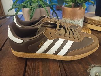 Chaussures Adidas Samba T.40 