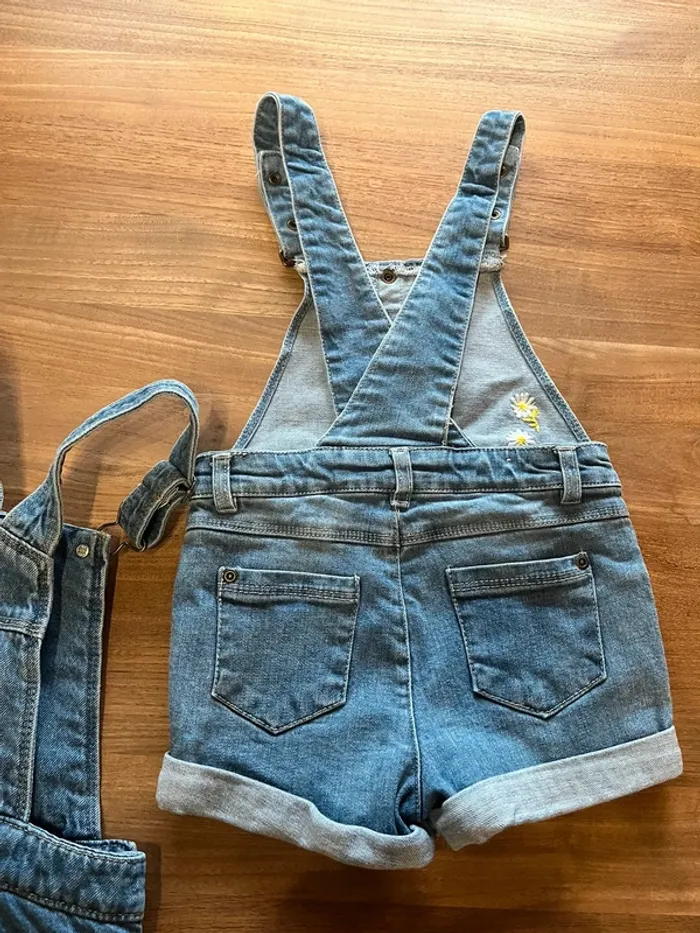 Vend lot de salopette en jeans short 4/5/6 ans - photo numéro 8