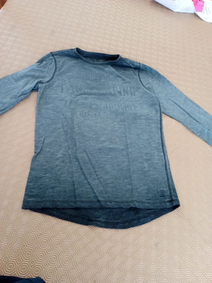 Lot de 2 t-shirts manches longues taille 12 ans en très bon état - photo numéro 5