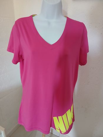 Tee-shirt Nike  Rose fushia.  XL. Nike Pro