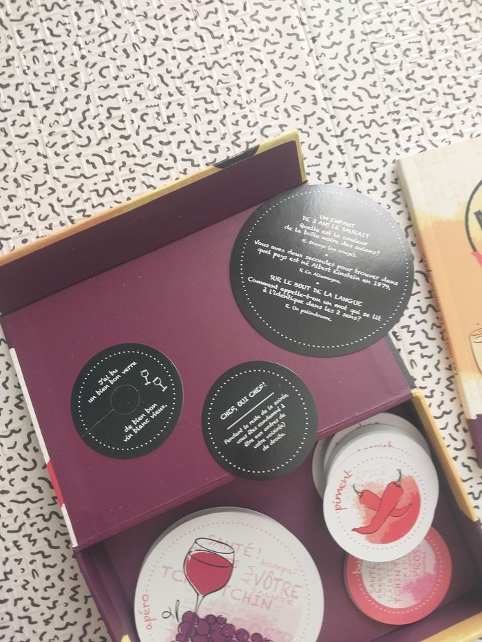 Coffret jeu apéro Les mots à la bouche + livre recettes & défis - photo numéro 3