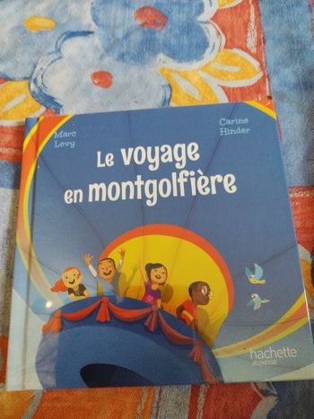 Hachette jeunesse le voyage en montgolfière 