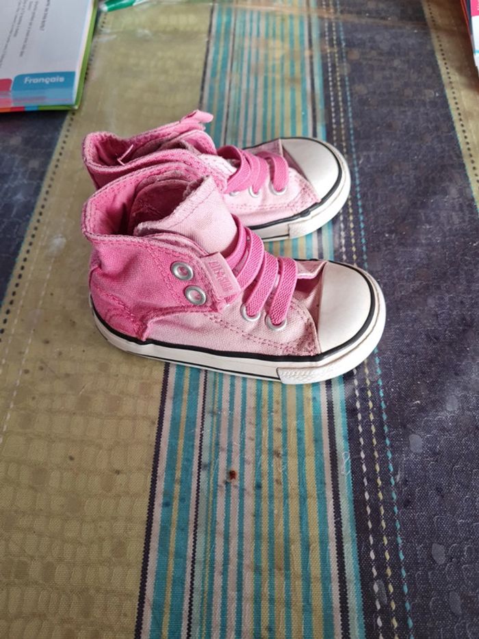 Baskets Converse All Star taille 21 - photo numéro 2