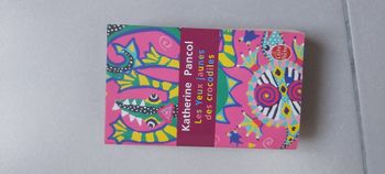 Les yeux jaunes des crocodiles