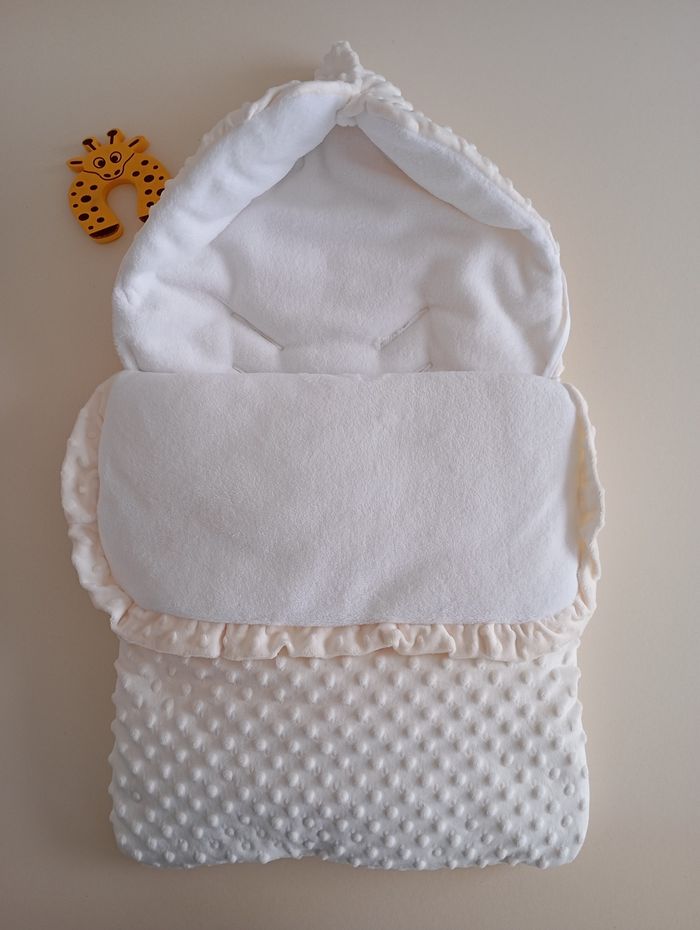 Nid d'ange bébé minky et polaire écru