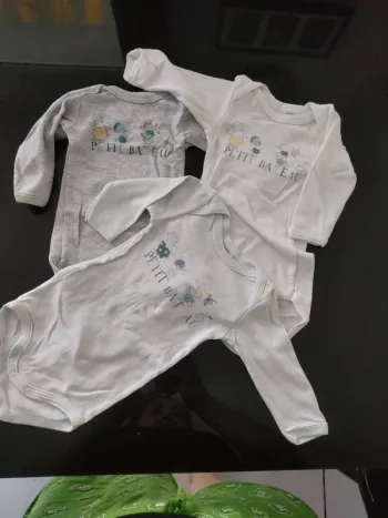 Eau de 3 body petit bateau 3 mois