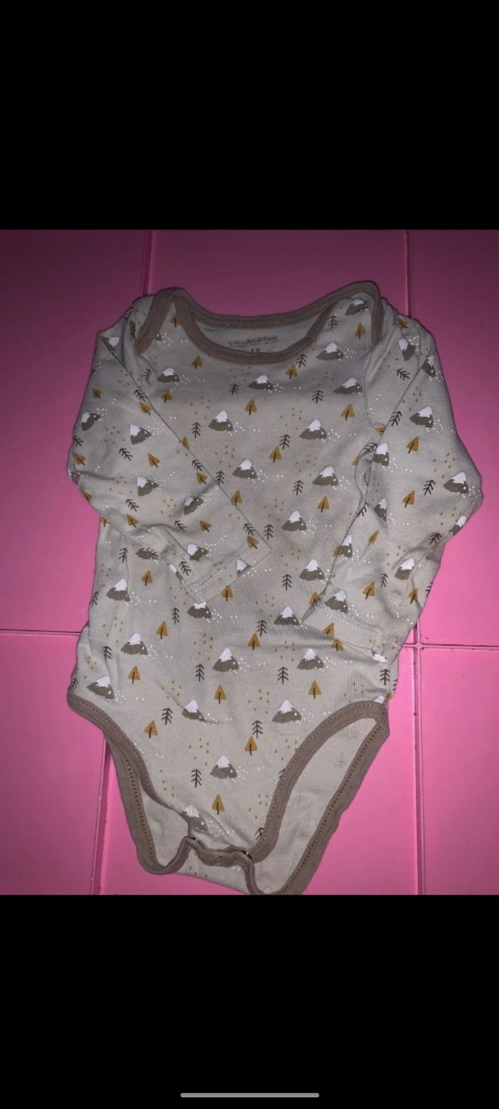 👣 bodies bébé 👣 - photo numéro 2