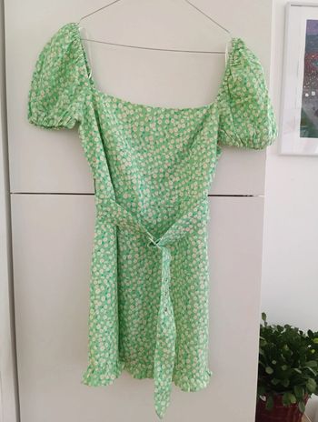 Mini robe verte a fleurs Zara taille M