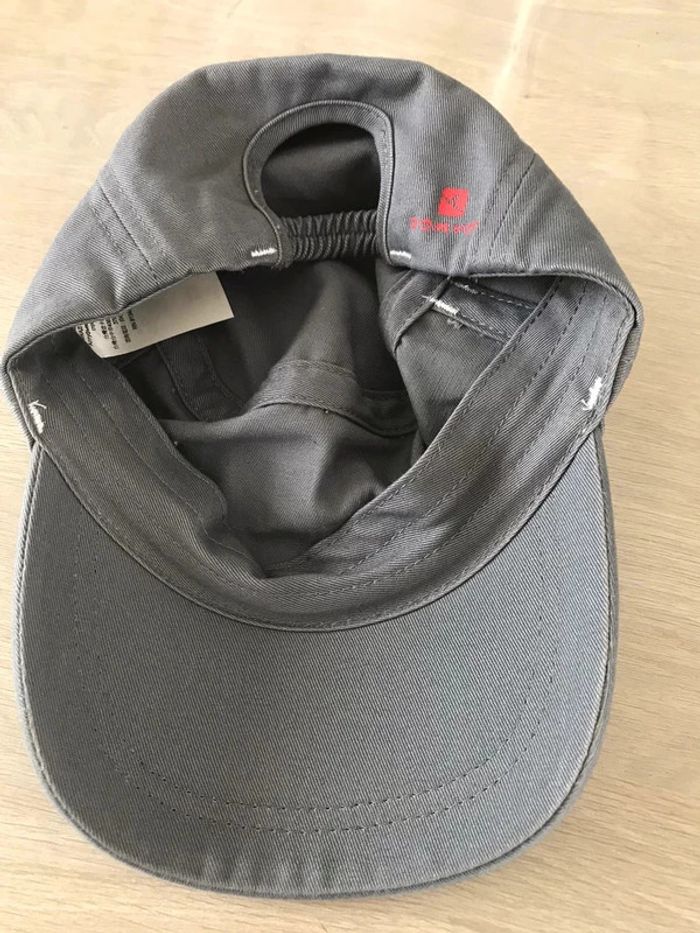 Casquette grise élastique à l’arrière - photo numéro 2