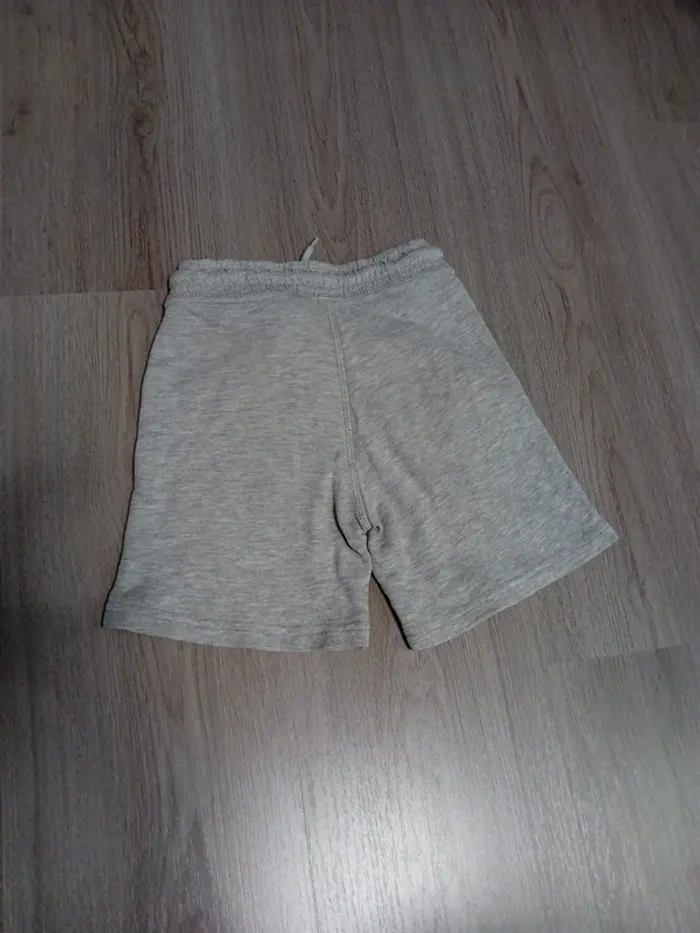 Short kiabi 6 ans - photo numéro 4