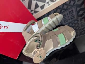 Sandales d'été garçon. Tout cuir doux et souple. Taille 27. Neuf