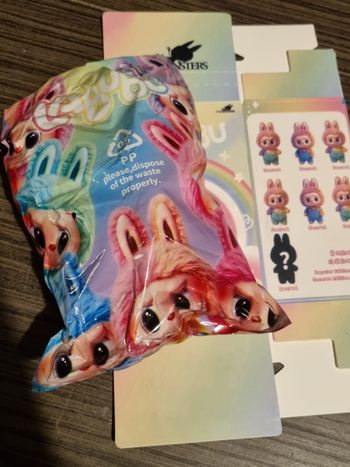 Labubu rainbow neuve