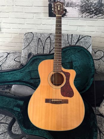 Guild OM-140CE Nat Westerly Guitare électro-acoutique