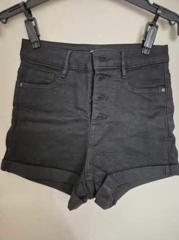 Short noir