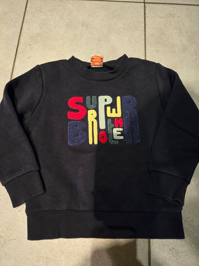 Sweat TAO 4 ans