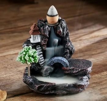 🧘‍♀️🌫️ Cascade d’Encens Zen – Ambiance Relaxante et Élégance Naturelle 🌿🕯️