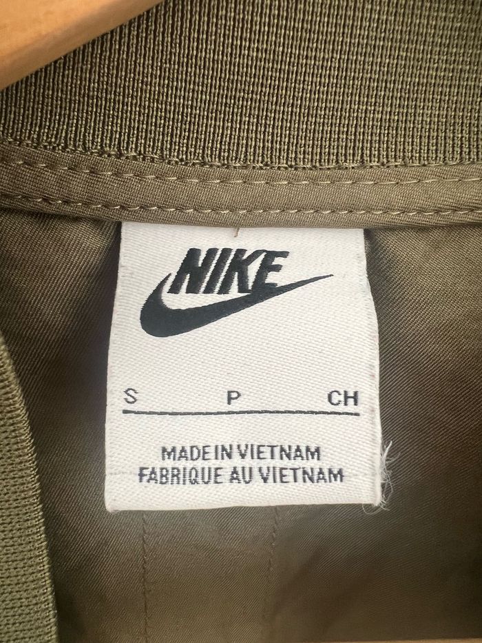 Veste Nike taille S - photo numéro 4