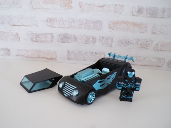 Roblox - Voiture et figurine Phantom (J26)