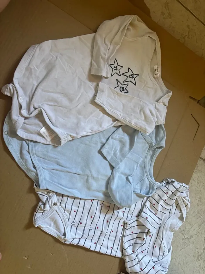 Lot de 3 body bodie 12 mois