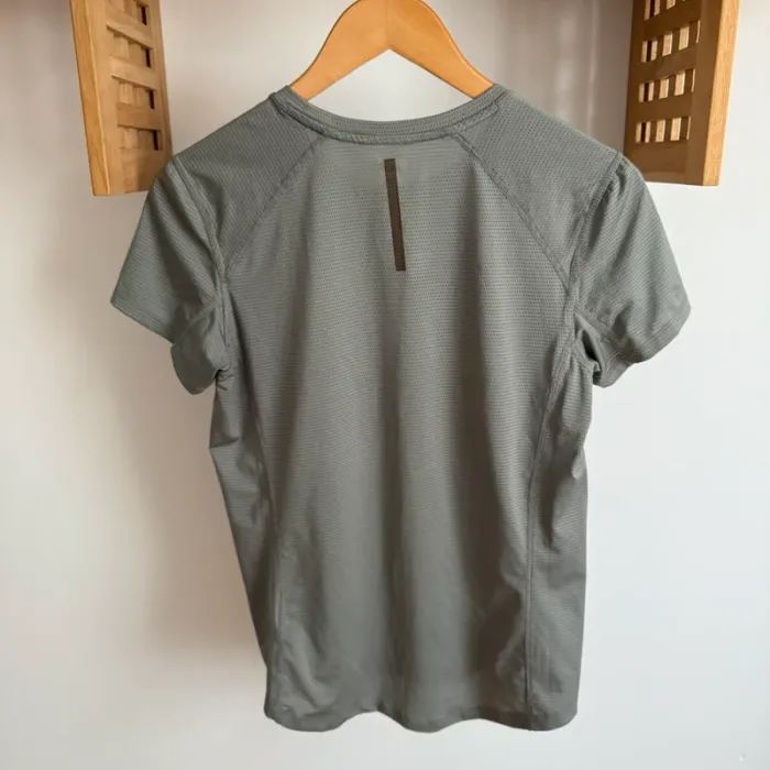 Haut de sport - photo numéro 4