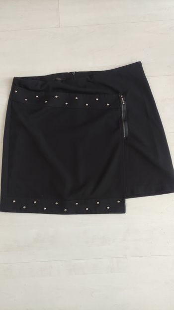 Jupe courte au dessus des genoux lanais taille 42
