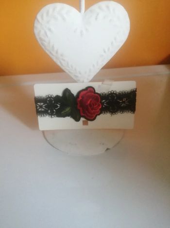 🌸Ras de cou dentelle et rose rouge Neuf 🌸