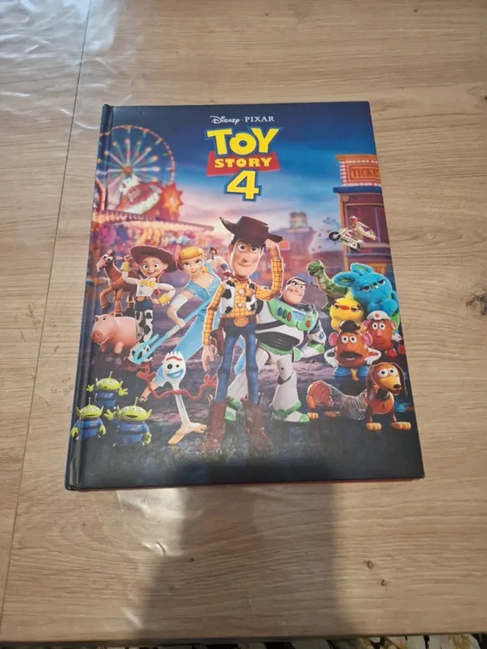 Livre toy story 4