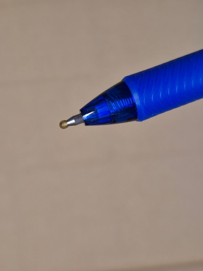 Lot 4 stylos Pentel Energel Bleus - photo numéro 3