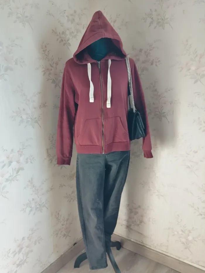 Veste à capuche bordeaux avec poche et lien à nouer blanc / pimkie/ (M/L) - photo numéro 2
