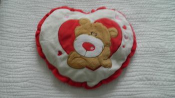 Peluche coeur ours