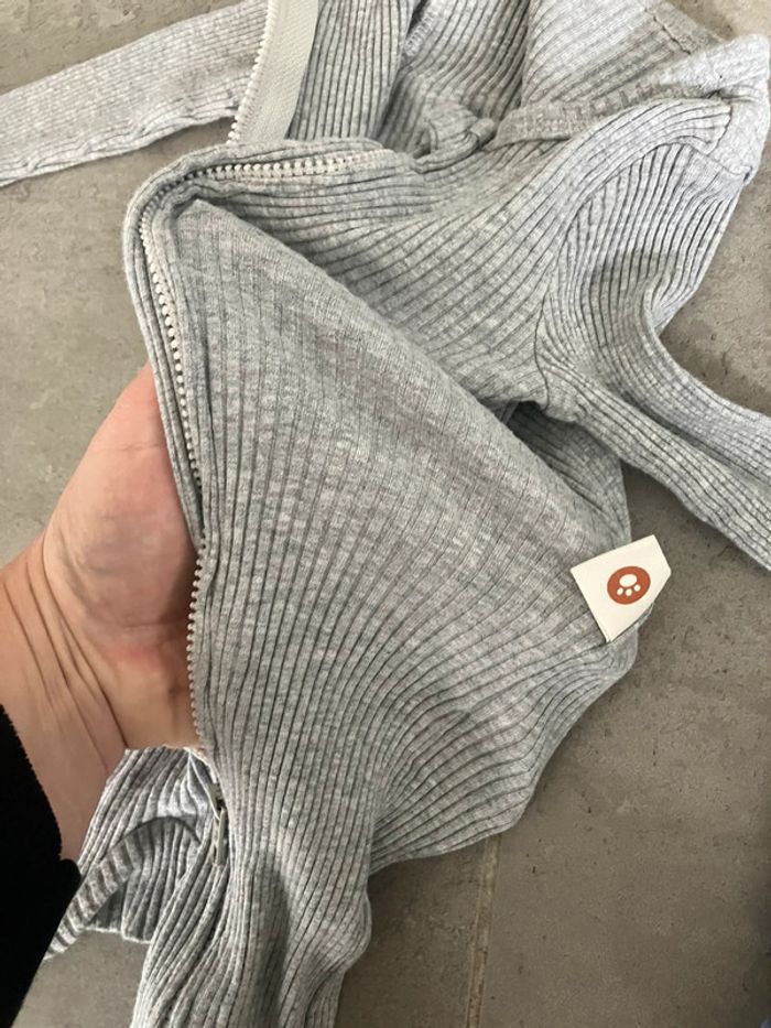 Lot 1 ensemble et un tricot de peau zippé 6-9 mois - photo numéro 6