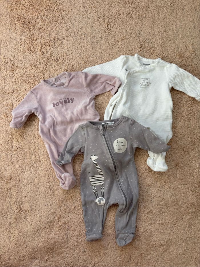 Lot de 4 pyjamas 1 mois