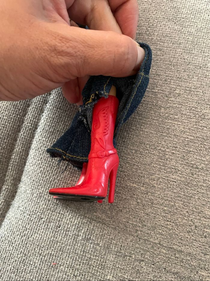 Poupée bratz vintage - photo numéro 3