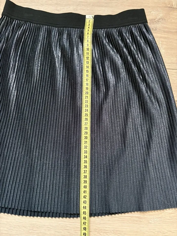 Jupe plissée noire à reflets métallisés Kiabi Taille M - photo numéro 5